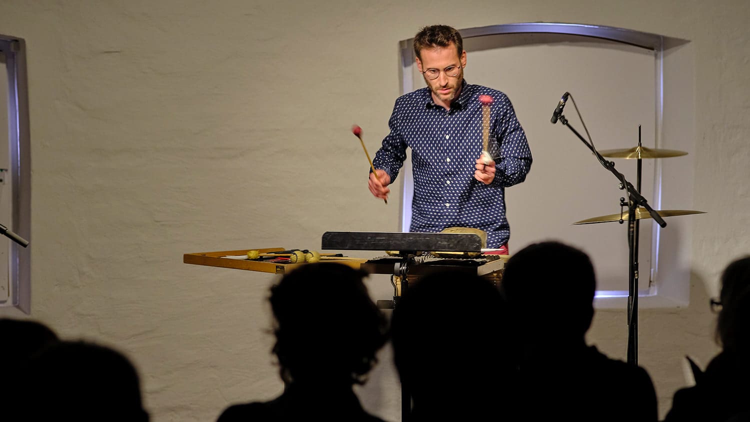 Interaktive Komposition für menschliche und Roboter- Perkussionisten Foto von Andreas Caspari